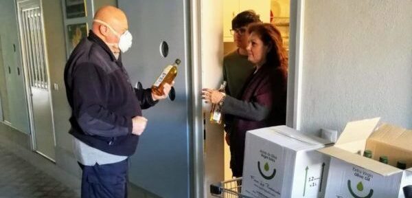 Fundación Gómez-Pintado dona 1.800 litros de AOVE de La Pontezuela