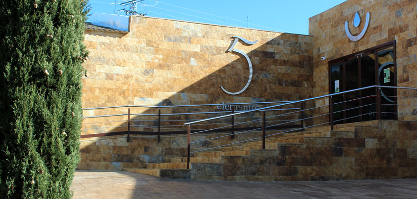 Finca La Pontezuela colabora con la Fundación Gómez-Pintado en la donación de más de 4.000 litros de AOVE