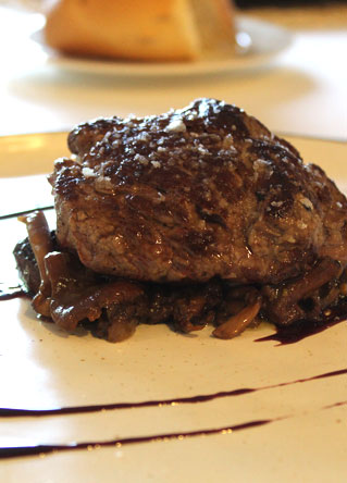 Espacio gastronómico de Finca La Pontezuela, el arte de maridar cocina tradicional con AOVE 5 Elementos